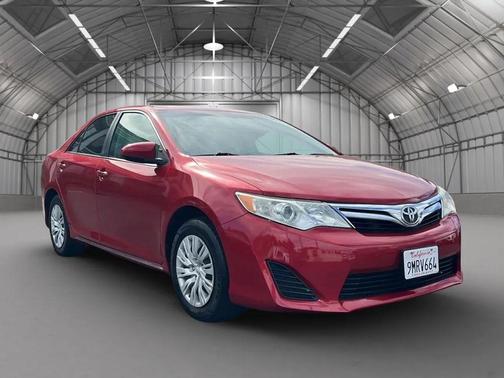 2014 Toyota Camry Hybrid LE