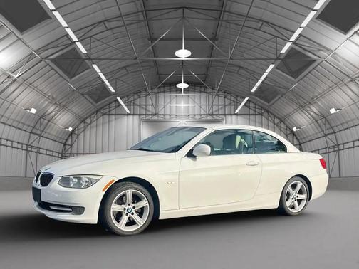 2013 BMW 328 328i Convertible 2D