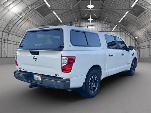 2017 Nissan Titan SV