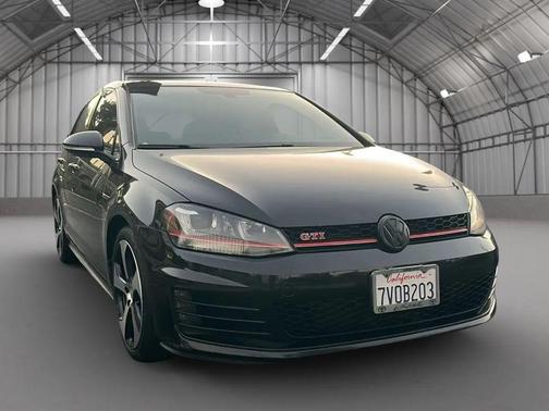 2017 Volkswagen Golf GTI 2.0T S 4-Door