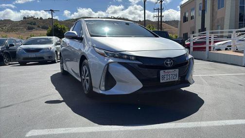 Classic Silver Metallic 2018 Toyota Prius Prime Premium