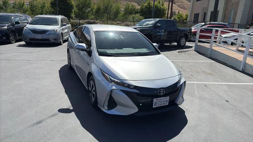 Classic Silver Metallic 2018 Toyota Prius Prime Premium