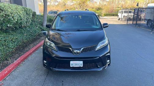 2018 Toyota Sienna SE