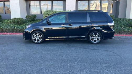 2018 Toyota Sienna SE