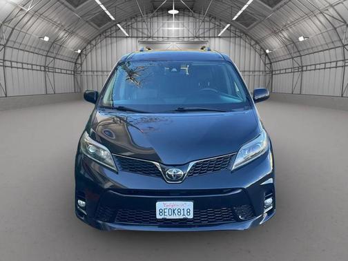 2018 Toyota Sienna SE