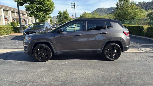 Granite Crystal Metallic Clearcoat 2019 Jeep Compass Latitude