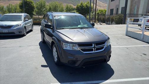 Granite Pearlcoat 2019 Dodge Journey SE