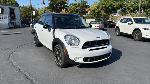 Light White 2016 MINI Countryman Cooper S