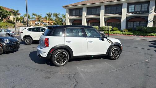 Light White 2016 MINI Countryman Cooper S