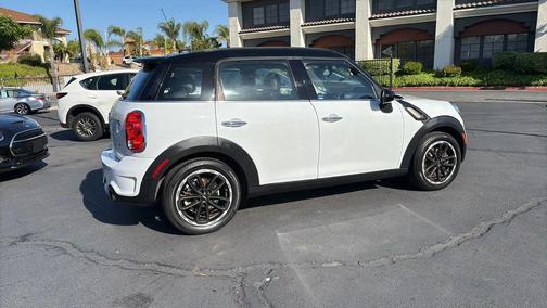 Light White 2016 MINI Countryman Cooper S