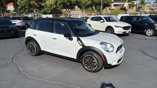 Light White 2016 MINI Countryman Cooper S