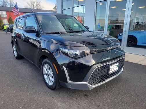 Fusion Black 2023 Kia Soul LX