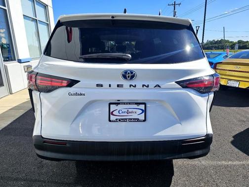2021 Toyota Sienna LE
