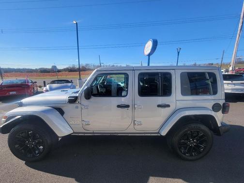 2024 Jeep Wrangler 4xe Sahara