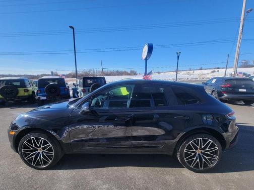 2024 Porsche Macan AWD