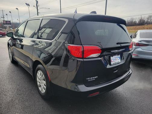 2021 Chrysler Voyager L