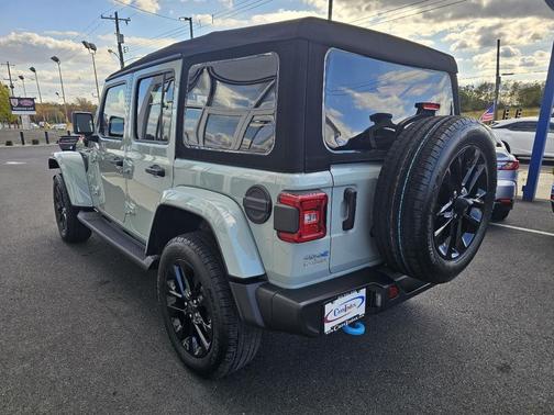 2024 Jeep Wrangler 4xe Sahara