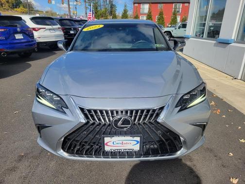2023 Lexus ES 300h Luxury