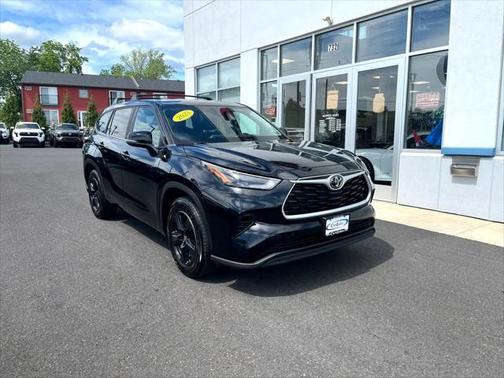 2023 Toyota Highlander LE