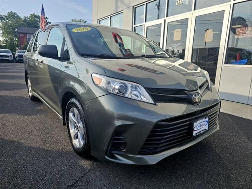 2020 Toyota Sienna SE