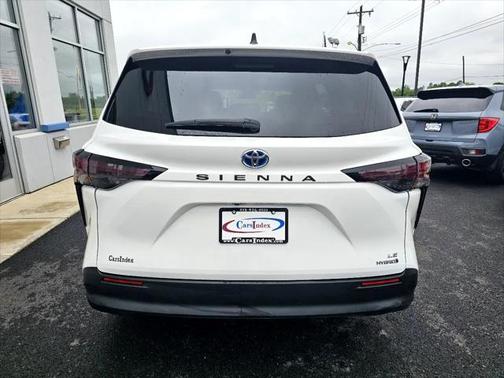 2024 Toyota Sienna LE