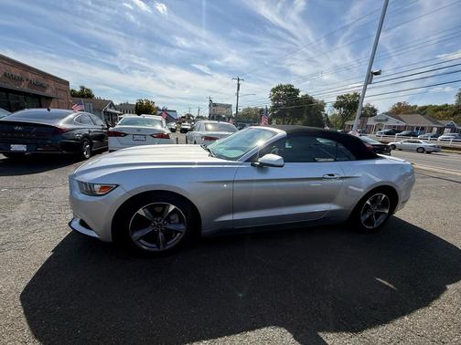 2015 Ford Mustang V6