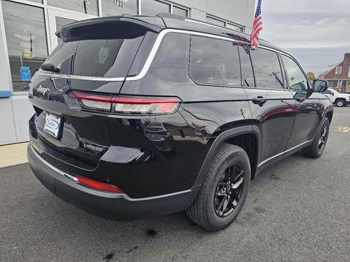 2023 Jeep Grand Cherokee L Laredo