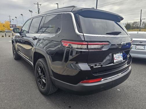 2023 Jeep Grand Cherokee L Laredo
