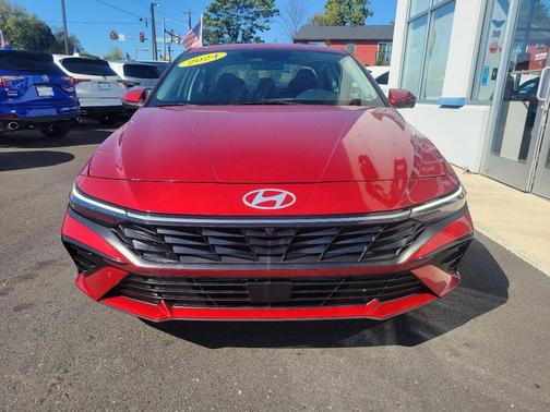 2024 Hyundai ELANTRA Limited