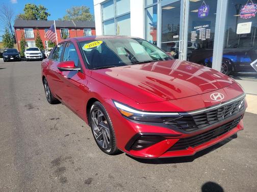 2024 Hyundai ELANTRA Limited
