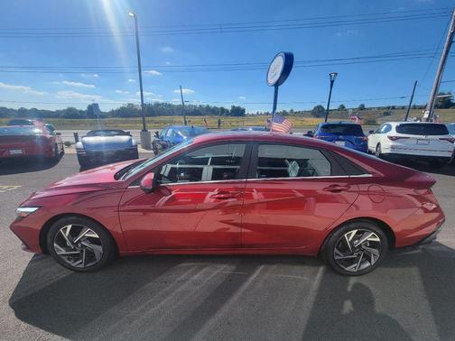 2024 Hyundai ELANTRA Limited