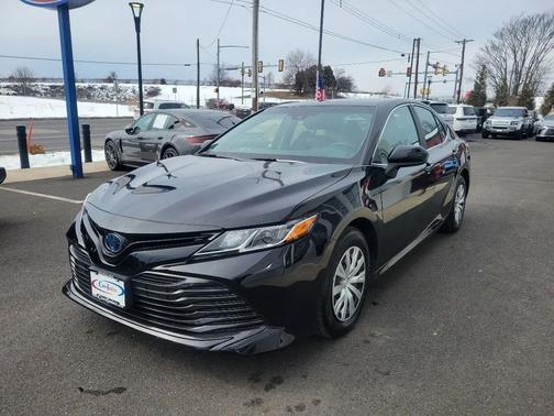2018 Toyota Camry Hybrid LE