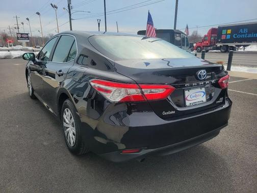 2018 Toyota Camry Hybrid LE