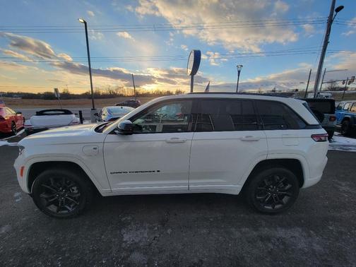 2023 Jeep Grand Cherokee 4xe 30th Anniversary