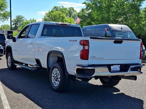Summit White 2025 Chevrolet Silverado 2500 LT