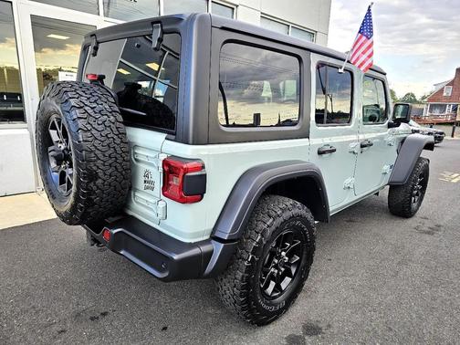 2024 Jeep Wrangler 4xe Willys