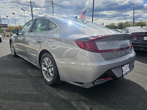 2023 Hyundai SONATA SEL