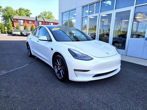 2022 Tesla Model 3 Standard Range