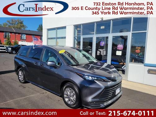 2025 Toyota Sienna LE
