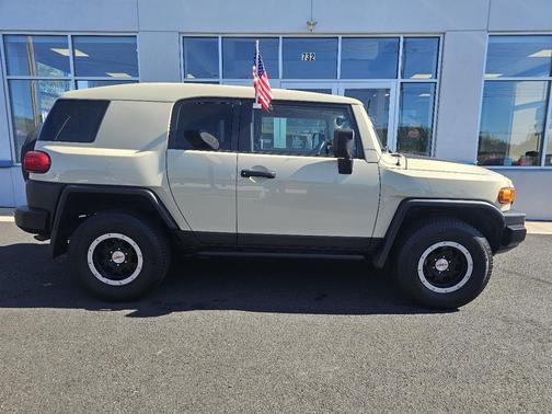 2010 Toyota FJ Cruiser Base