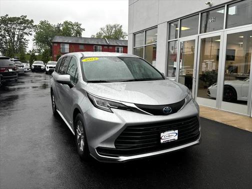 2021 Toyota Sienna LE