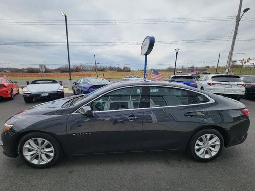 2022 Chevrolet Malibu FWD LT