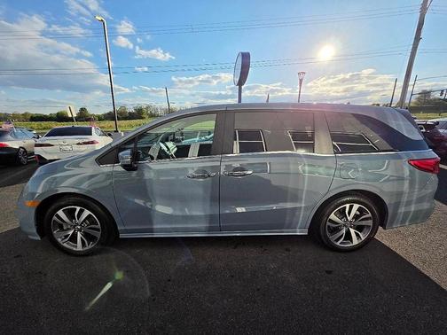 Obsidian Blue Pearl 2023 Honda Odyssey Touring