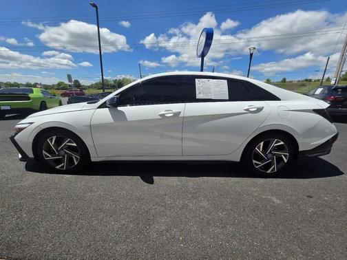 Atlas White 2025 Hyundai ELANTRA N Line