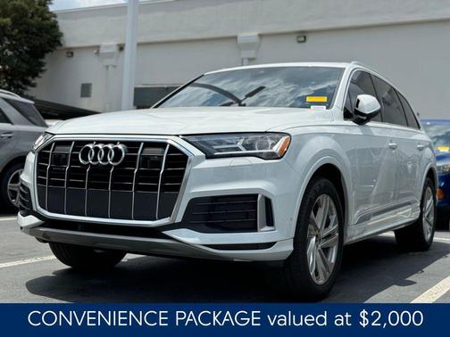 Glacier White Metallic 2023 Audi Q7 45 Premium