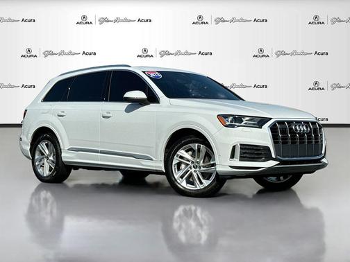 Glacier White Metallic 2023 Audi Q7 45 Premium