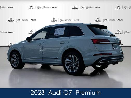Glacier White Metallic 2023 Audi Q7 45 Premium