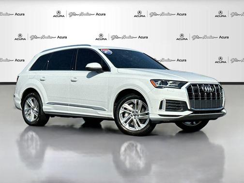 Glacier White Metallic 2023 Audi Q7 45 Premium