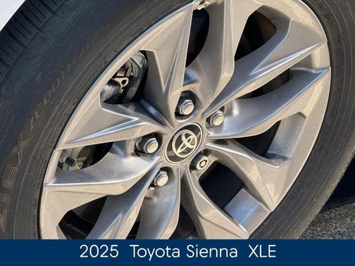 Wind Chill Pearl 2025 Toyota Sienna XLE