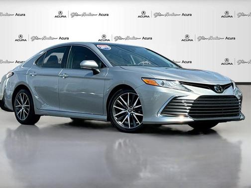 Celestial Silver Metallic 2023 Toyota Camry XLE